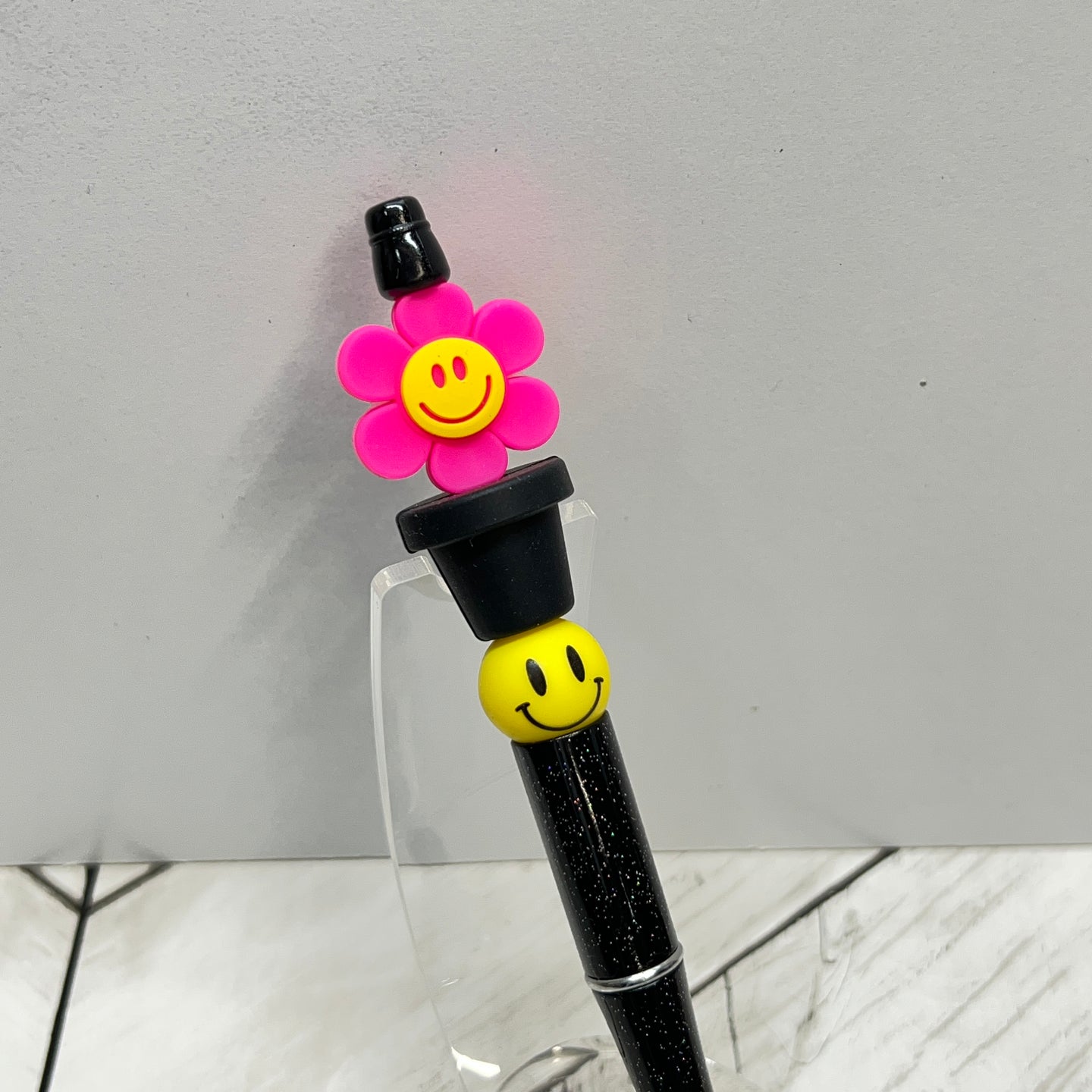 Pink Happy Daisy Plastic Pen